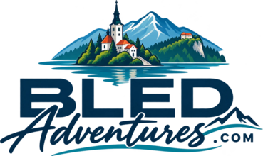BledAdventures.com — logotip z Blejskim otokom in gorami